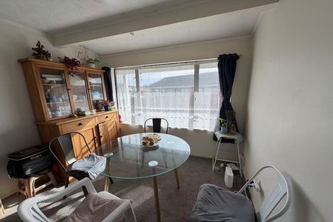 Photo of property in 50 Aviemore Drive, Highland Park, Auckland, 2010