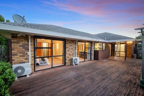 Photo of property in 40 Pigeon Mountain Road, Half Moon Bay, Auckland, 2012