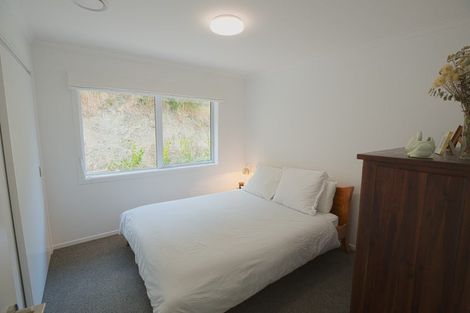 Photo of property in 26 Rarangi Way, Owhiro Bay, Wellington, 6023