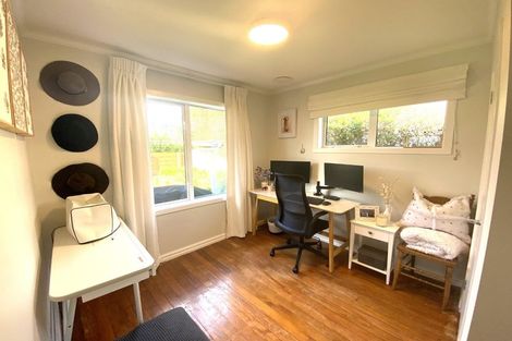 Photo of property in 61 Redwood Avenue, Tawa, Wellington, 5028