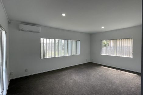 Photo of property in 2/49 Millhouse Drive, Northpark, Auckland, 2013