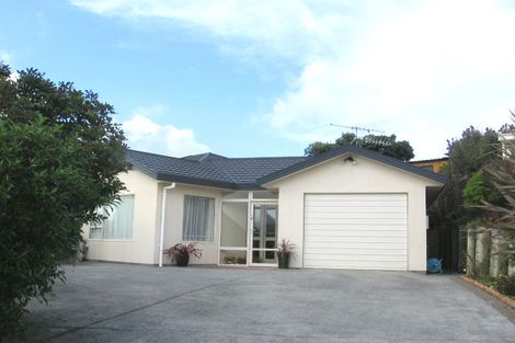 Photo of property in 2/4 Alister Way, Churton Park, Wellington, 6037