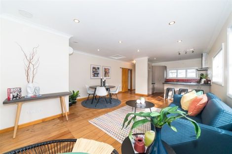 Photo of property in 24 Oxford Street, Hokowhitu, Palmerston North, 4410