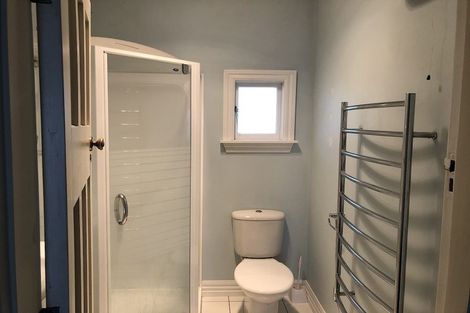 Photo of property in 10 Avonhead Road, Avonhead, Christchurch, 8042