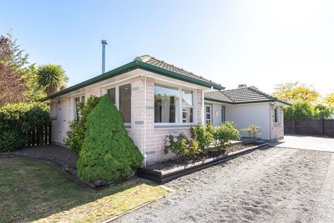 Photo of property in 23 Fairmile Place, Russley, Christchurch, 8042
