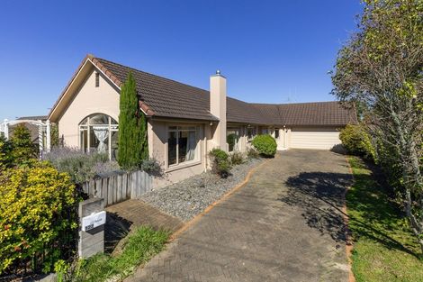 Photo of property in 122 Rototuna Road, Rototuna, Hamilton, 3210