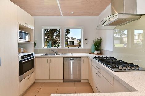 Photo of property in 121 Parkview Drive, Gulf Harbour, Whangaparaoa, 0930