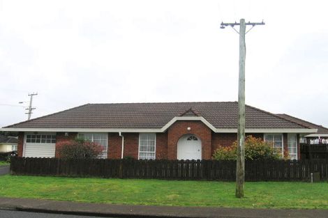 Photo of property in 2/12 Alexander Street, Papakura, 2110