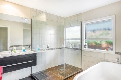 Photo of property in 18 Wiltshire Drive, Huntington, Hamilton, 3210