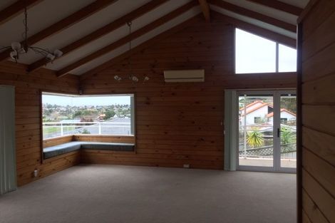 Photo of property in 36 Bronzewing Terrace, Unsworth Heights, Auckland, 0632