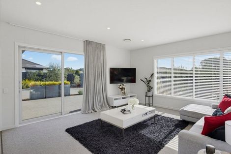 Photo of property in 18 Petrel Close, Paraparaumu Beach, Paraparaumu, 5032