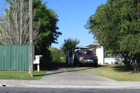 Photo of property in 1/10 Salem Place, Torbay, Auckland, 0630