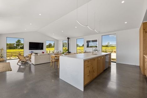 Photo of property in 589 Kent Road, Korito, New Plymouth, 4371