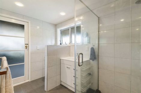 Photo of property in 43 Newhaven Terrace, Mairangi Bay, Auckland, 0630