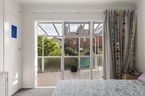 Photo of property in 192 Hurstmere Road, Takapuna, Auckland, 0622