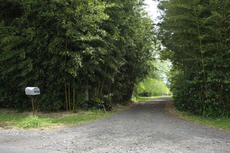 Photo of property in 104 Station Road, Kumeu, 0891