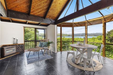 Photo of property in 172 Paremata Road, Paremata, Porirua, 5024