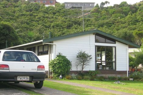 Photo of property in 14 Fiona Grove, Karori, Wellington, 6012