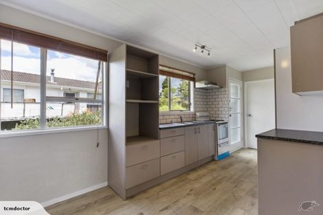Photo of property in 68 Awaroa Road, Sunnyvale, Auckland, 0612