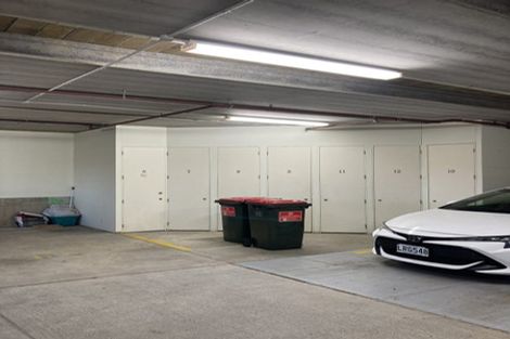 Photo of property in 8/80 Salamanca Road, Kelburn, Wellington, 6012