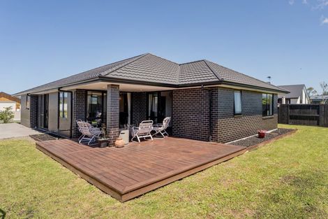 Photo of property in 10 Onerere Drive, Whitianga, 3510