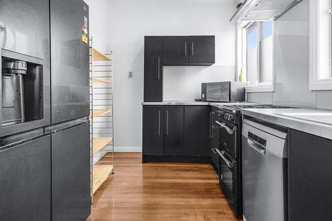 Photo of property in 192 Old Farm Road, Hamilton East, Hamilton, 3216