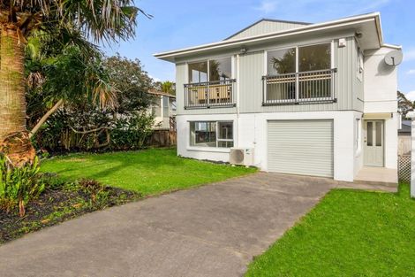 Photo of property in 48 Zita Maria Drive, Massey, Auckland, 0614