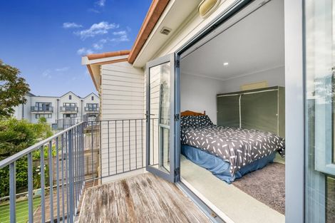 Photo of property in Tuscany Way, 20/3 Ambrico Place, New Lynn, Auckland, 0600