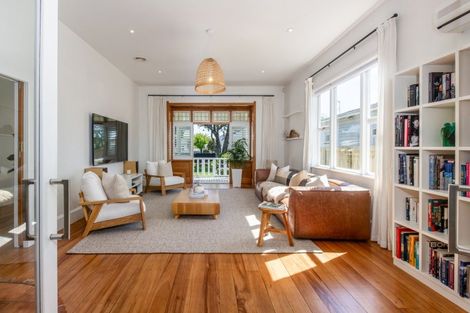 Photo of property in 69 Nelson Crescent, Napier South, Napier, 4110