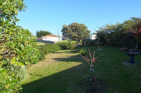 Photo of property in 27 Hennessy Street East, Foxton Beach, Foxton, 4815