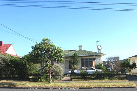 Photo of property in 2/23 Islington Avenue, New Lynn, Auckland, 0600