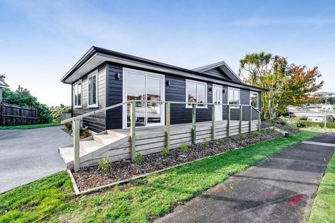 Photo of property in 20a Maple Crescent, Whalers Gate, New Plymouth, 4310