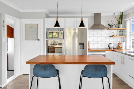 Photo of property in 17 Ferguson Street, Levin, 5510