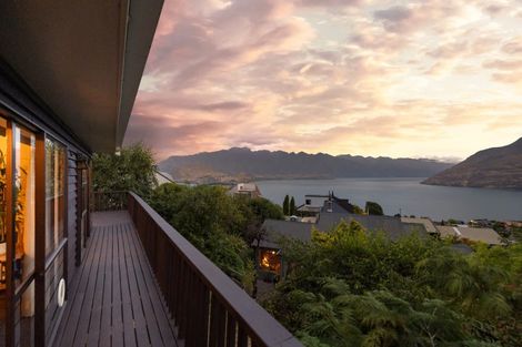 Photo of property in 4b Caples Place, Fernhill, Queenstown, 9300