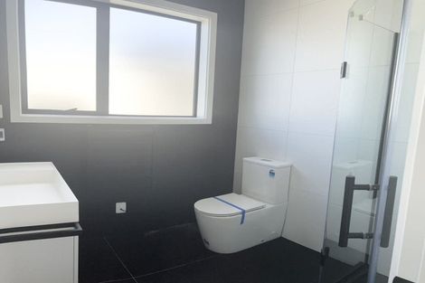 Photo of property in 2 Picnic Point Road, Hobsonville, Auckland, 0616