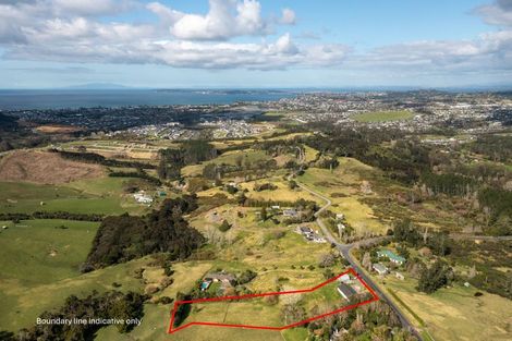 Photo of property in 90 Upper Orewa Road, Wainui, Silverdale, 0992