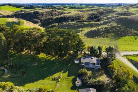 Photo of property in 442 Zigzag Road, Pohangina, Feilding, 4775