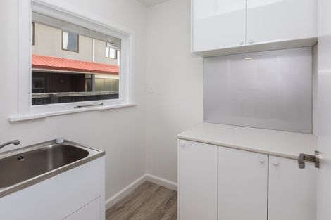 Photo of property in 94 Avondale Road, Avondale, Christchurch, 8061