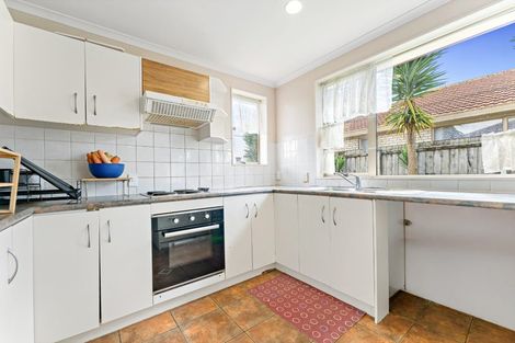 Photo of property in 13 Piriti Place, Weymouth, Auckland, 2103