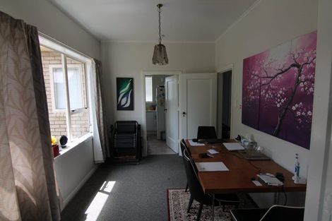 Photo of property in 14 Massey Avenue, Greenlane, Auckland, 1061