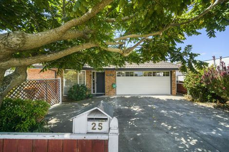 Photo of property in 25 Stewart Crescent, Hokowhitu, Palmerston North, 4410