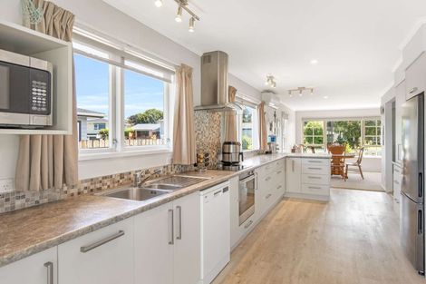 Photo of property in 74 Kennedy Drive, Levin, 5510