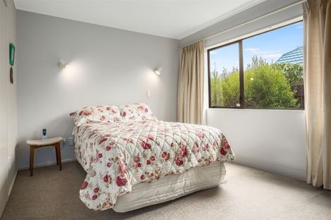 Photo of property in 60 Oxford Street, Tawa, Wellington, 5028