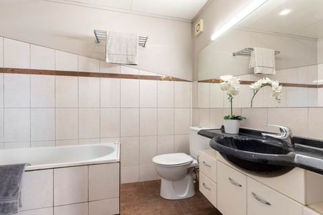 Photo of property in 2/11 Saint Georges Bay Road, Parnell, Auckland, 1052