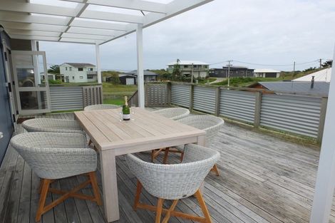 Photo of property in 35 Nelson Street, Foxton Beach, Foxton, 4815