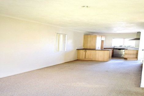 Photo of property in 35 Brashier Circle, Sunnyvale, Auckland, 0612