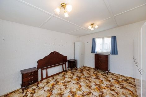 Photo of property in 30 Ngahina Street, Marton, 4710