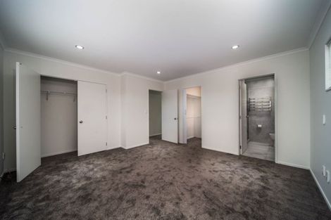 Photo of property in 31a Chieftain Rise, Goodwood Heights, Auckland, 2105