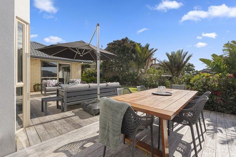 Photo of property in 123 Grovenor Drive, Orewa, 0931