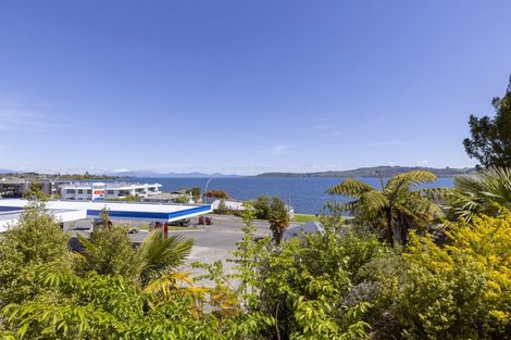 Photo of property in 1/202 Lake Terrace, Waipahihi, Taupo, 3330